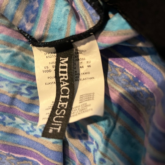 Women's Blue Striped Tankini Top (size 10DD) - Picture 8 of 8